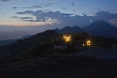 In giornata salita al PIZZO SALINA dalla Valsanguigno, partendo da Valgoglio e la sera tramonto al PERTUS il 1 maggio 2011 - FOTOGALLERY